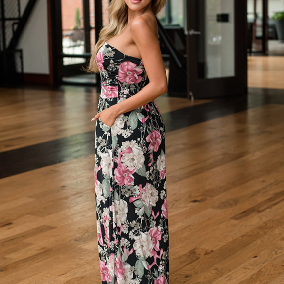 ONE LEFT - Cute & Sexy Maxi Dress - Price is Firm! - Picture 2 of 6